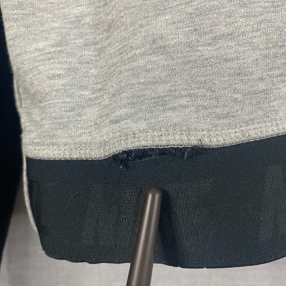 Women’s Nike Tech Fleece
Funnel Hoodie Pullover Sweatshirt Gray & Black Size M - Picture 9 of 10